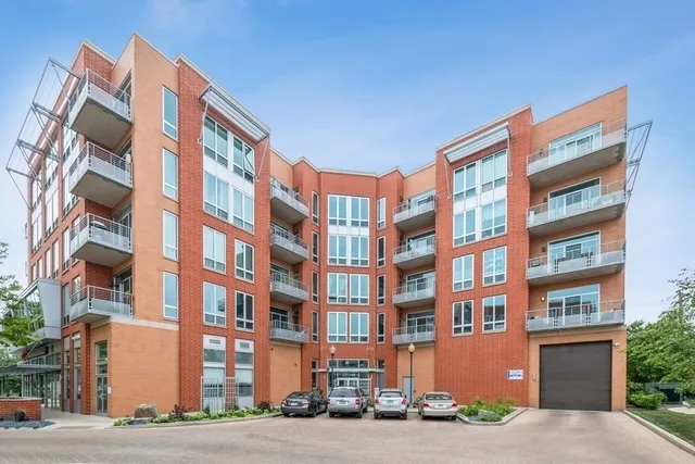 $2,300 | 4814 North Clark Street, Unit 502S, Chicago, IL 60640