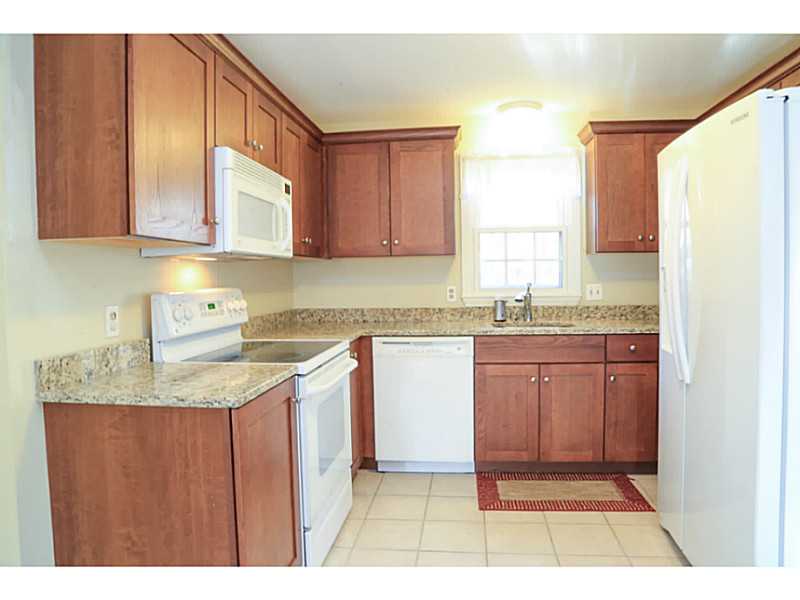 95 Mettatuxet Road Narragansett, RI 02882 - Photo 10 of 25 Kitchen.