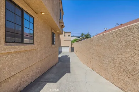 $799,999 | 917 Euclid Avenue, Unit 1, Long Beach, CA 90804