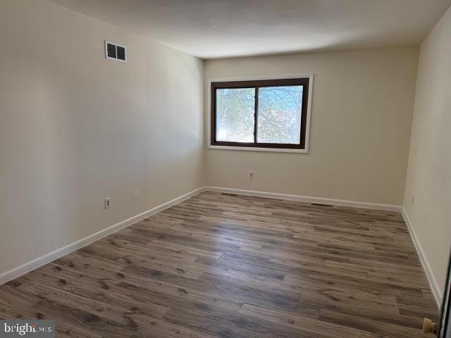 11 Robertson Road East Windsor, NJ 08520 - Photo 8 of 22 Primary Room