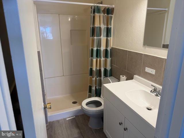 11 Robertson Road East Windsor, NJ 08520 - Photo 10 of 22 Primary Bath