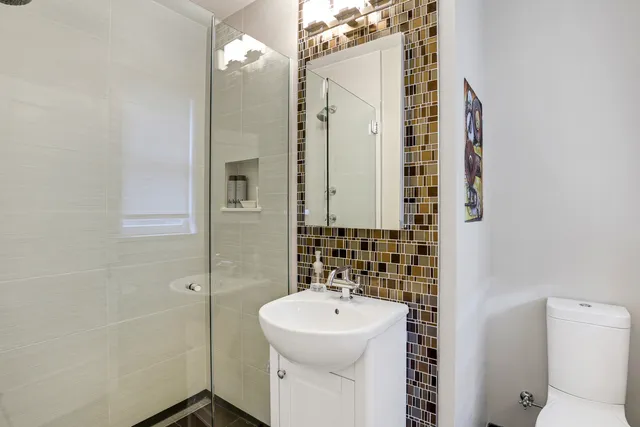 $550,000 | 431 West Aldine Avenue, Unit 10, Chicago, IL 60657