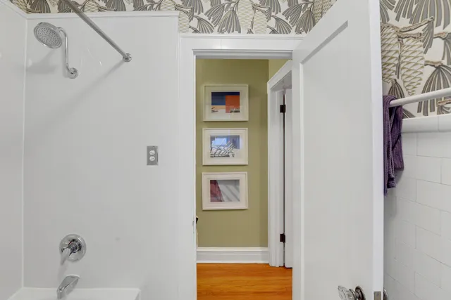 $550,000 | 431 West Aldine Avenue, Unit 10, Chicago, IL 60657