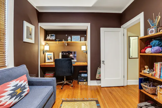 $550,000 | 431 West Aldine Avenue, Unit 10, Chicago, IL 60657