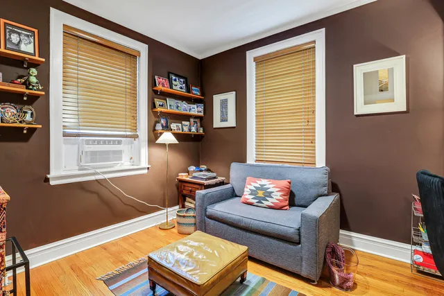 $550,000 | 431 West Aldine Avenue, Unit 10, Chicago, IL 60657