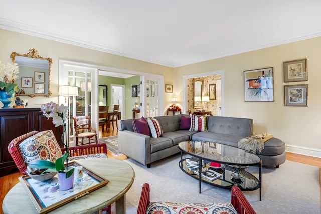 $550,000 | 431 West Aldine Avenue, Unit 10, Chicago, IL 60657