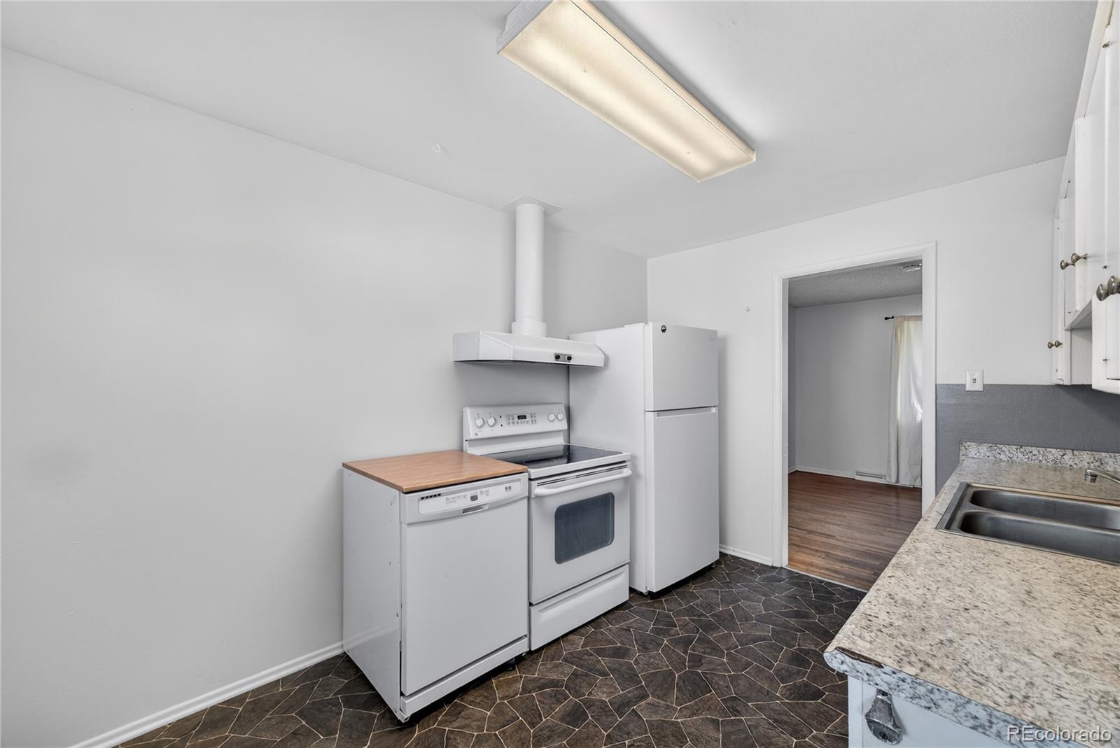 466 South Routt Way Lakewood, CO 80226 - Photo 6 of 26