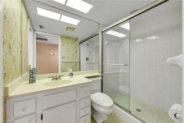 $775,000 | 6040 Pelican Bay Boulevard, Unit D105, Naples, FL 34108