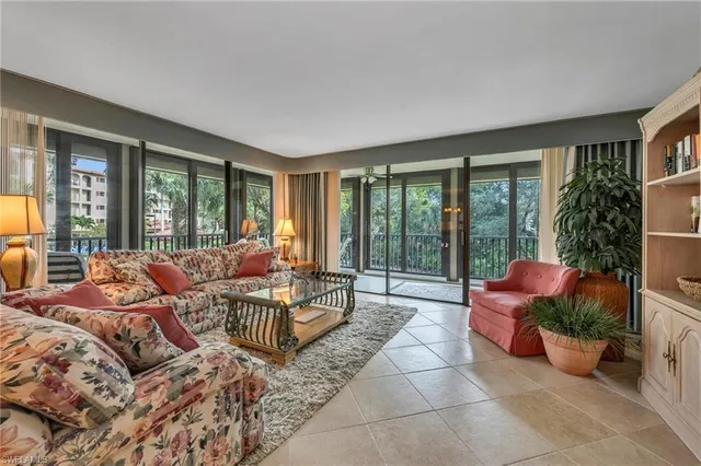 $775,000 | 6040 Pelican Bay Boulevard, Unit D105, Naples, FL 34108