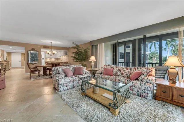 $775,000 | 6040 Pelican Bay Boulevard, Unit D105, Naples, FL 34108