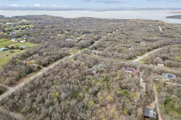 $1,185,000 | 611 Alexandrite Drive, Oak Point, TX 75068