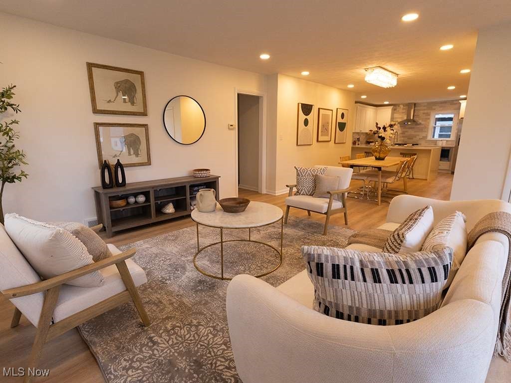 4838 North Sedgewick Road Cleveland, OH 44124 - Photo 3 of 25 Gallery Image 3