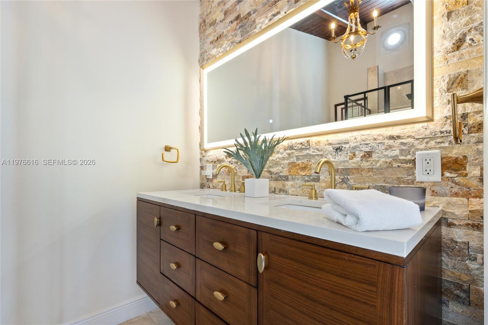 5135 Alton Road Miami Beach, FL 33140 - Photo 22 of 46