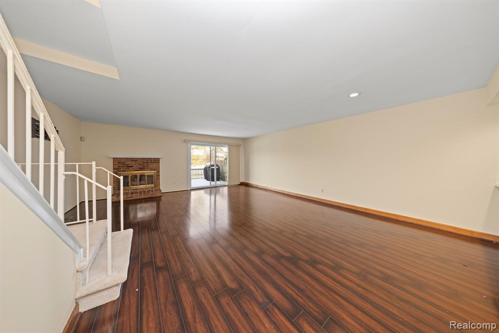 694 Tennyson Rochester Hills, MI 48307 - Photo 6 of 28