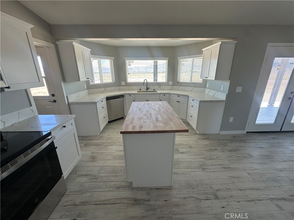 15009 Temecula Road Apple Valley, CA 92307 - Photo 14 of 64