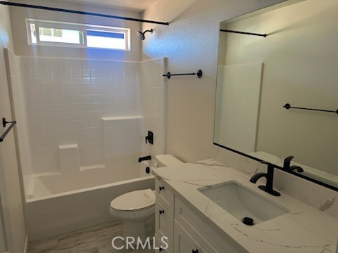 15009 Temecula Road Apple Valley, CA 92307 - Photo 19 of 64 Guest Bathroom