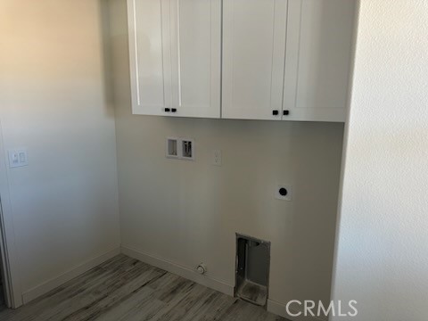 15009 Temecula Road Apple Valley, CA 92307 - Photo 20 of 64 Laundry Room