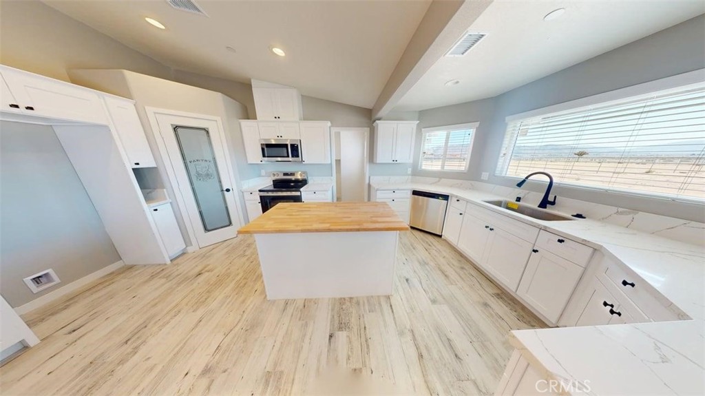 15009 Temecula Road Apple Valley, CA 92307 - Photo 47 of 64
