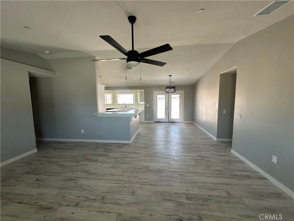 15009 Temecula Road Apple Valley, CA 92307 - Photo 6 of 64
