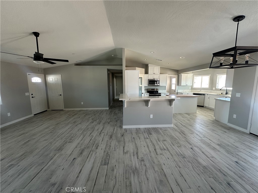 15009 Temecula Road Apple Valley, CA 92307 - Photo 10 of 64