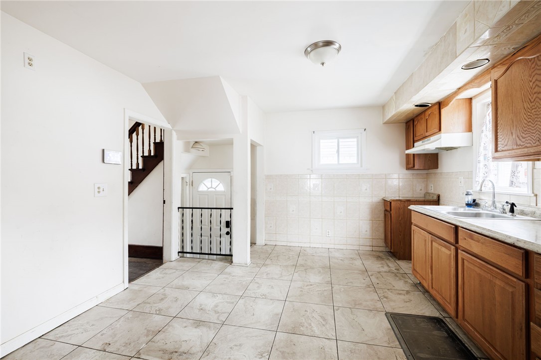 1646 Norton Street Rochester, NY 14609 - Photo 12 of 31