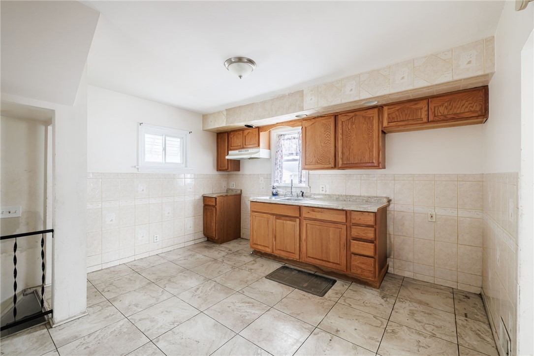 1646 Norton Street Rochester, NY 14609 - Photo 13 of 31