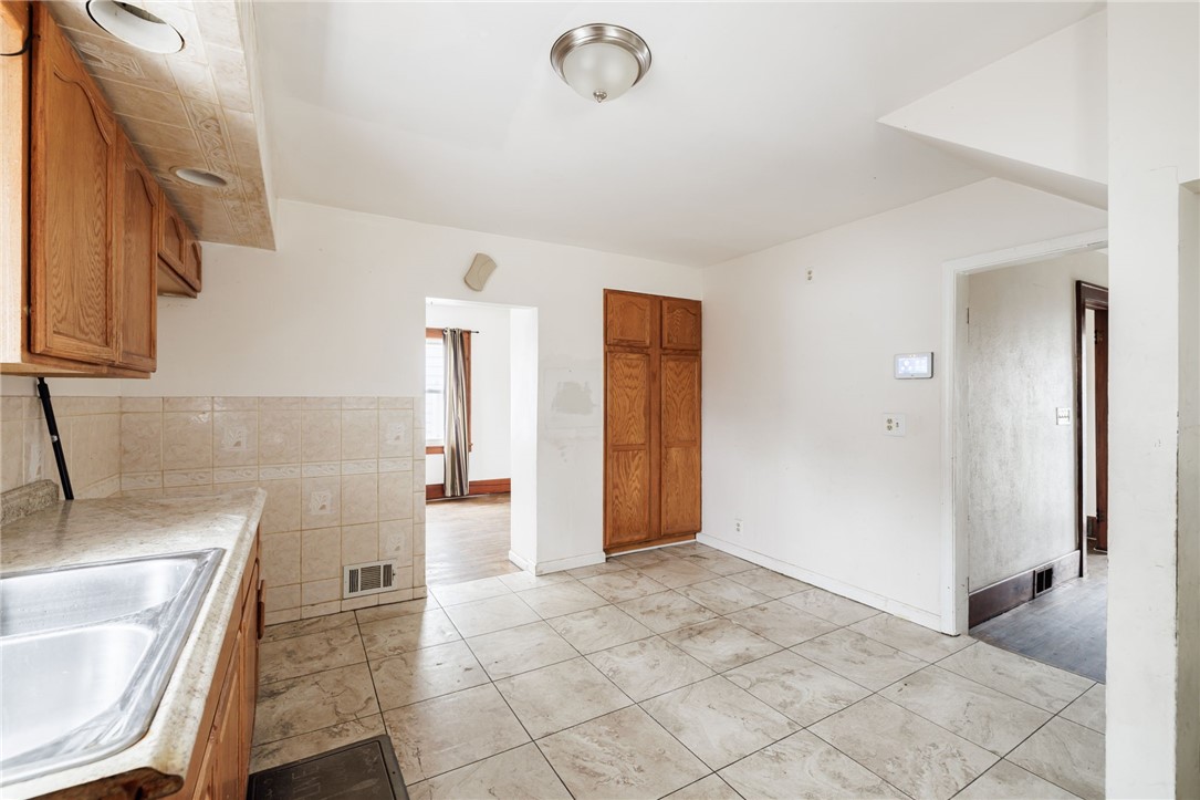 1646 Norton Street Rochester, NY 14609 - Photo 14 of 31