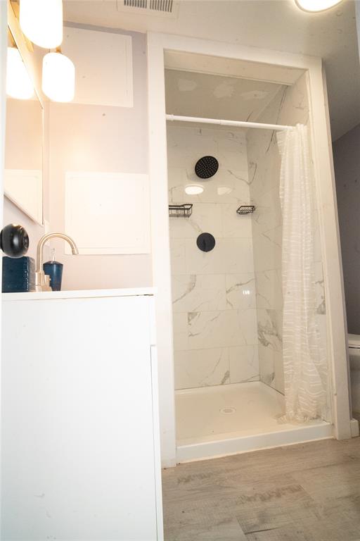 2136 Ridgeway Street Arlington, TX 76010 - Photo 22 of 32 a bathroom with a shower