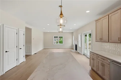 $1,200,000 | 413 New River Road, Lincoln, RI 02838