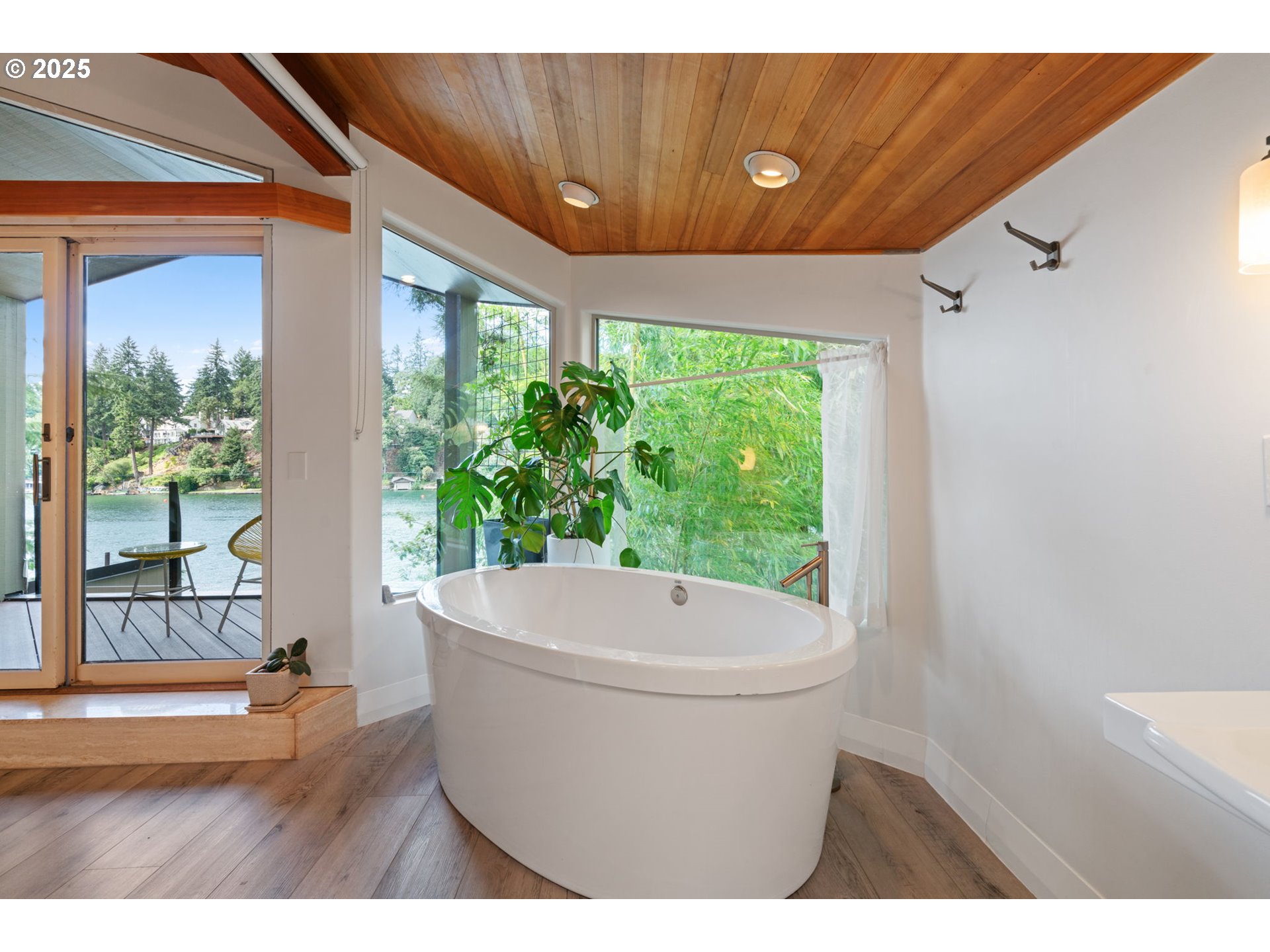 1115 Lake Front Road Lake Oswego, OR 97034 - Photo 27 of 47 Gallery Image 27