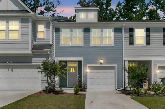 $305,000 | 493 Trotters Lane, Moncks Corner, SC 29461