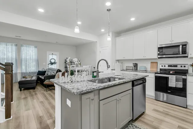 $305,000 | 493 Trotters Lane, Moncks Corner, SC 29461