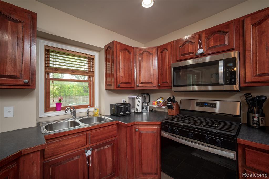 11363 North McKinley Road Montrose, MI 48457 - Photo 11 of 36