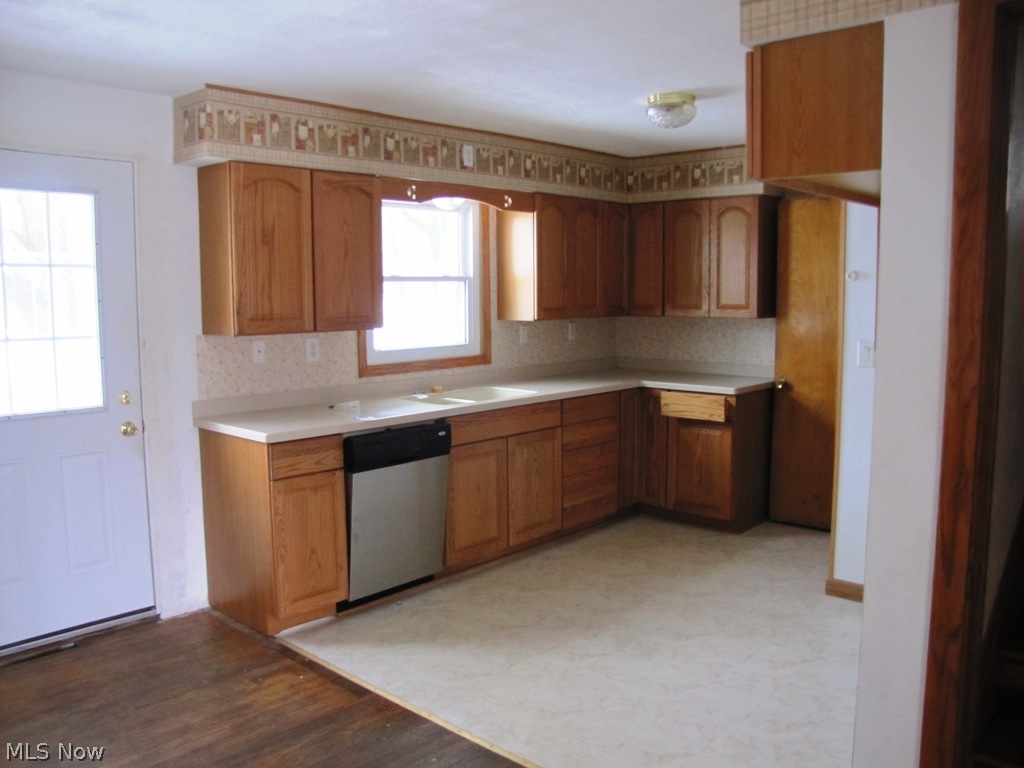 3172 Clinton Road Clinton, OH 44216 - Photo 4 of 19 kitchen