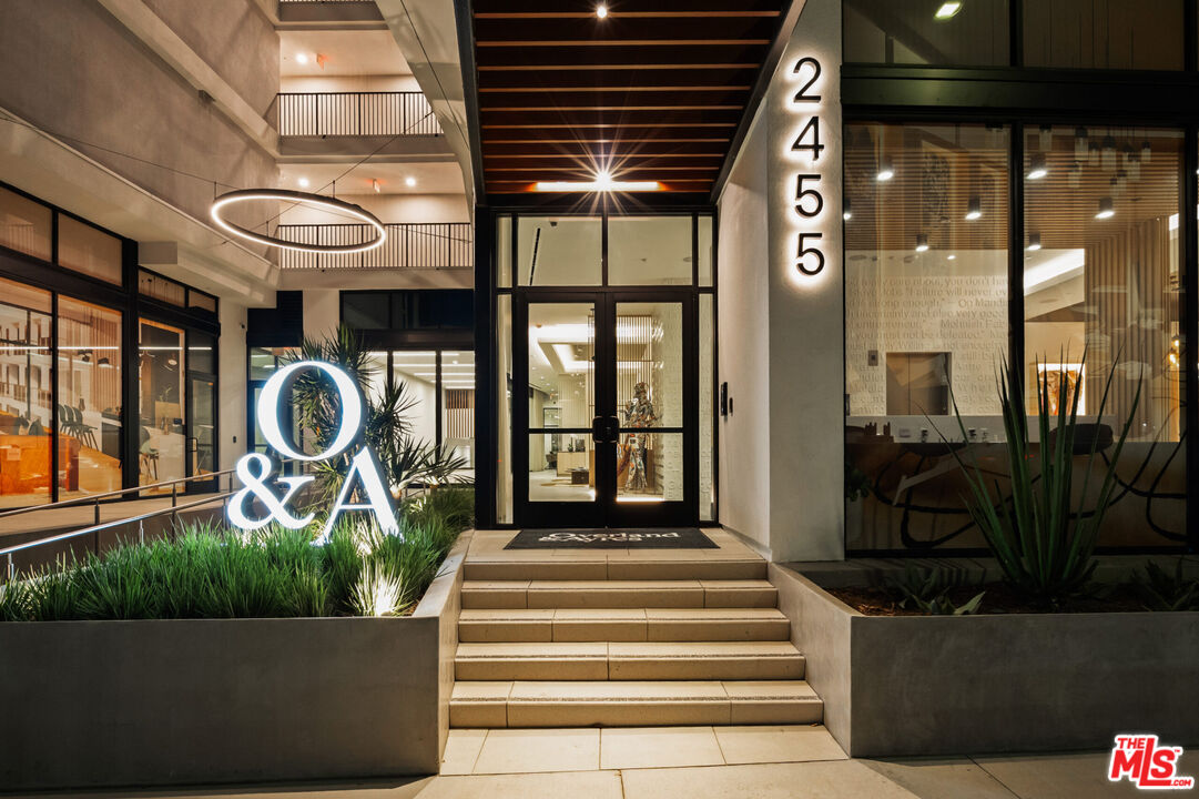 2455 Overland Avenue, Unit 322 Los Angeles, CA 90064 - Photo 2 of 21