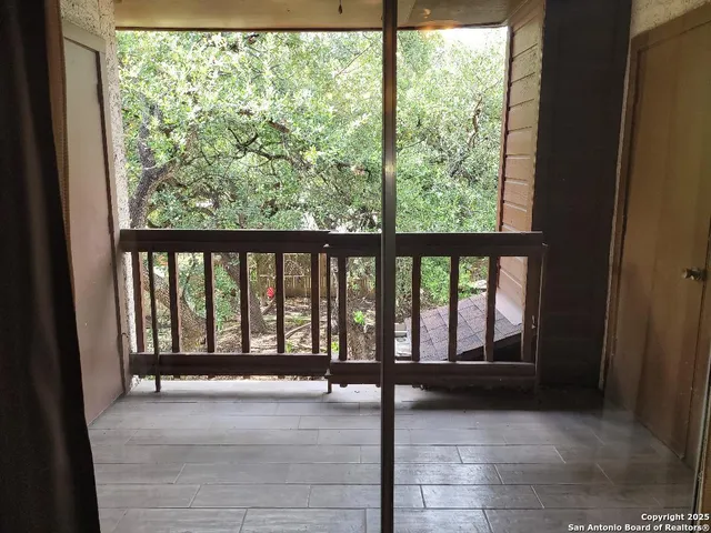 $1,000 | 10527 Perrin Beitel, Unit B202, San Antonio, TX 78217