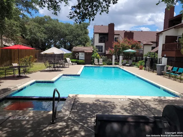 $1,000 | 10527 Perrin Beitel, Unit B202, San Antonio, TX 78217