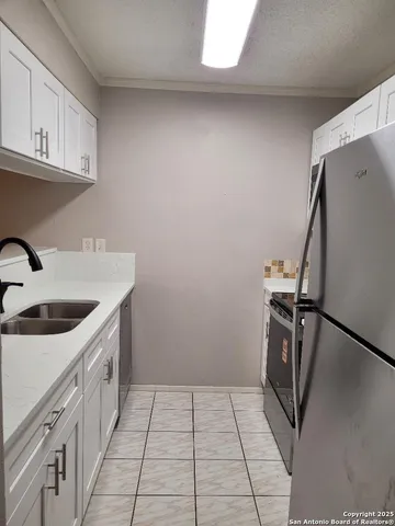 $1,000 | 10527 Perrin Beitel, Unit B202, San Antonio, TX 78217