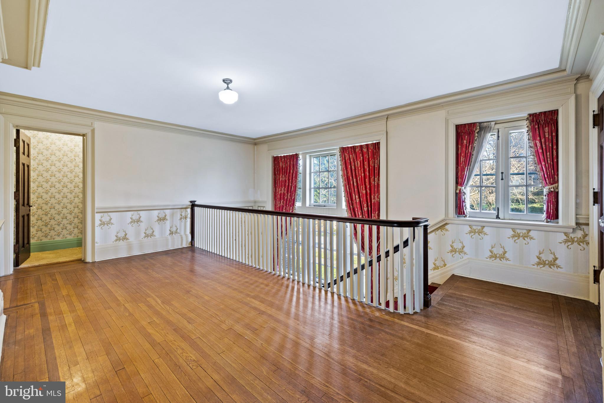 211 Wendover Road Baltimore, MD 21218 - Photo 33 of 70 Second Floor Foyer