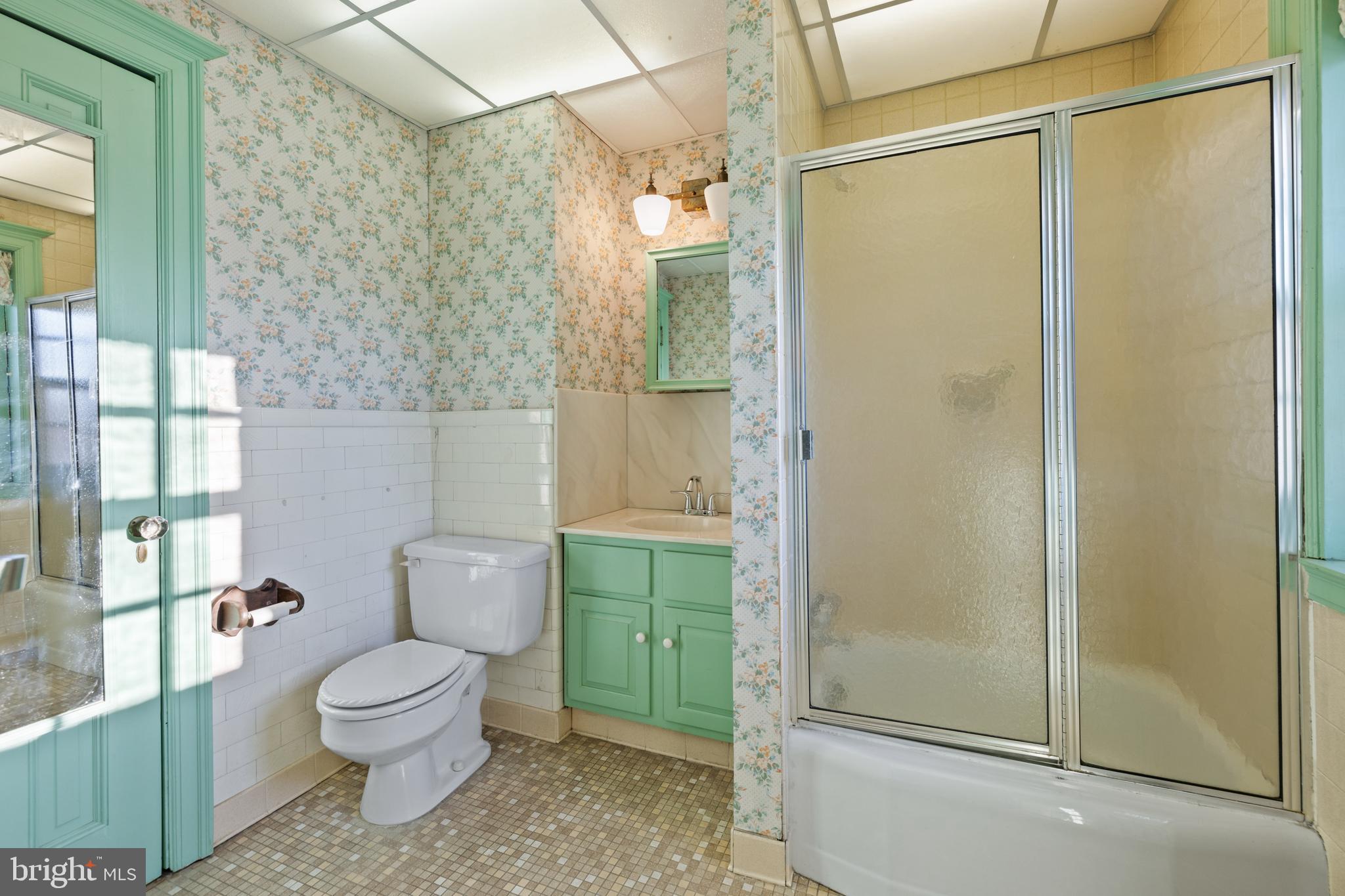 211 Wendover Road Baltimore, MD 21218 - Photo 40 of 70 BR #2 w/ Full Bath