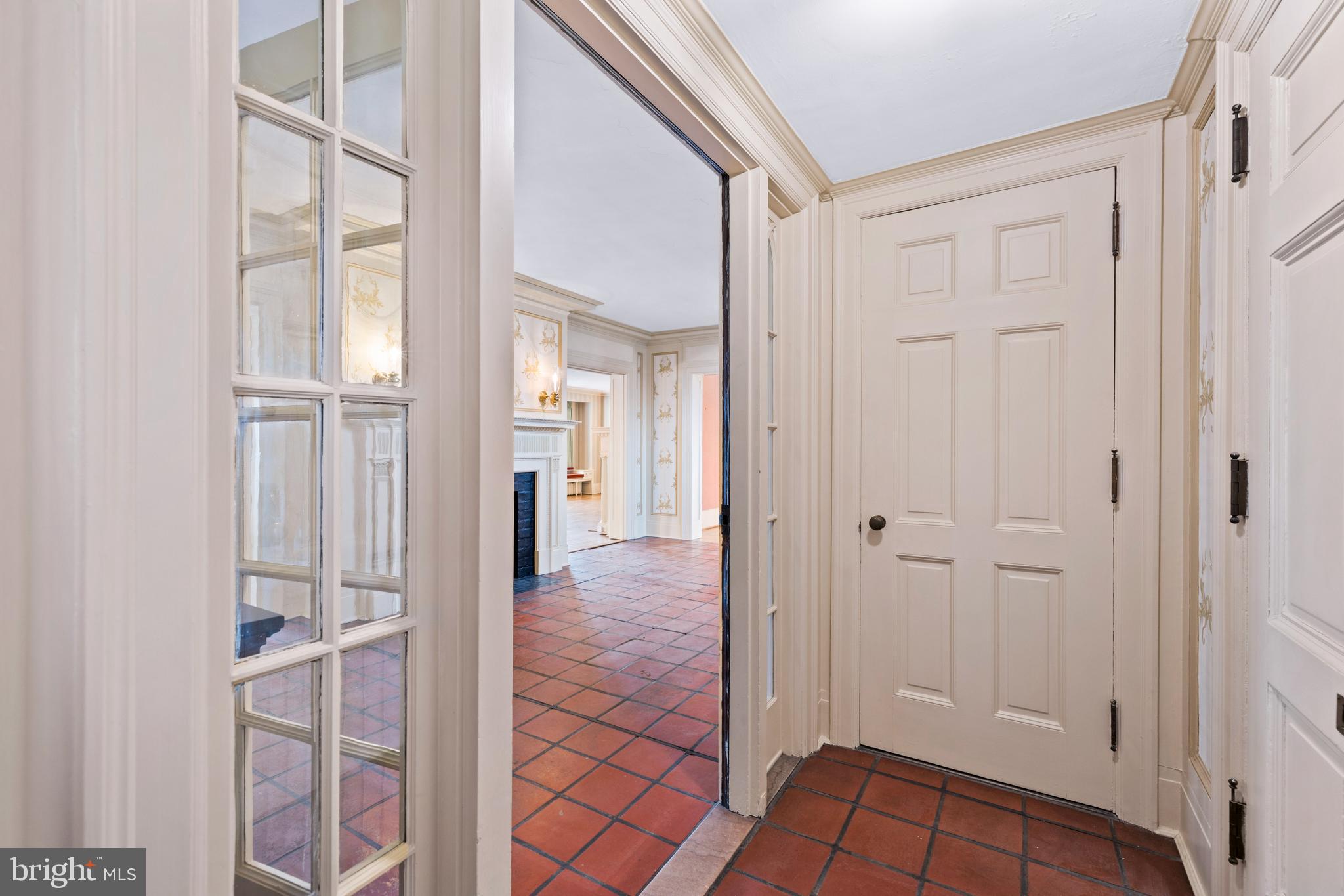 211 Wendover Road Baltimore, MD 21218 - Photo 7 of 70 Vestibule with Closet