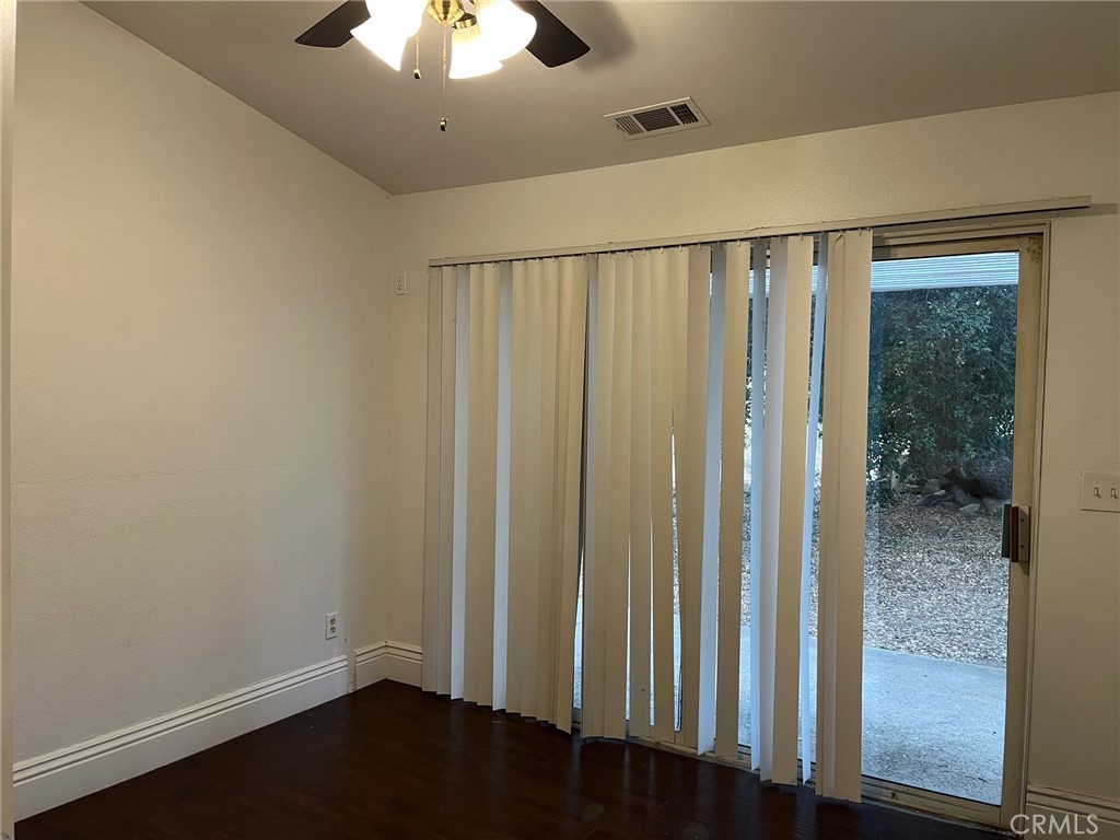 34667 Borchard Road, Unit R Lake Elsinore, CA 92530 - Photo 7 of 20 a view of a interior in the house