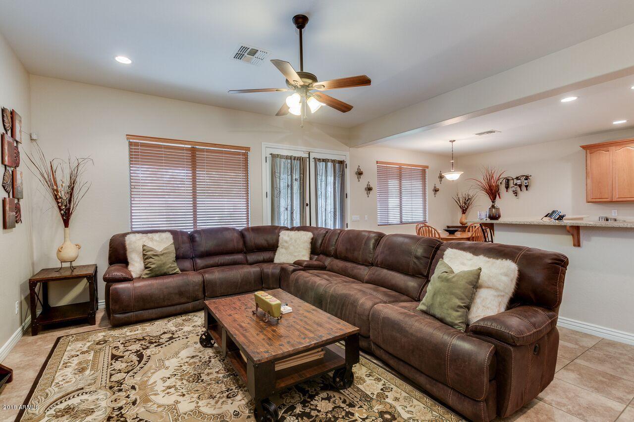 4746 South Emery Mesa, AZ 85212 - Photo 3 of 15 Great Room