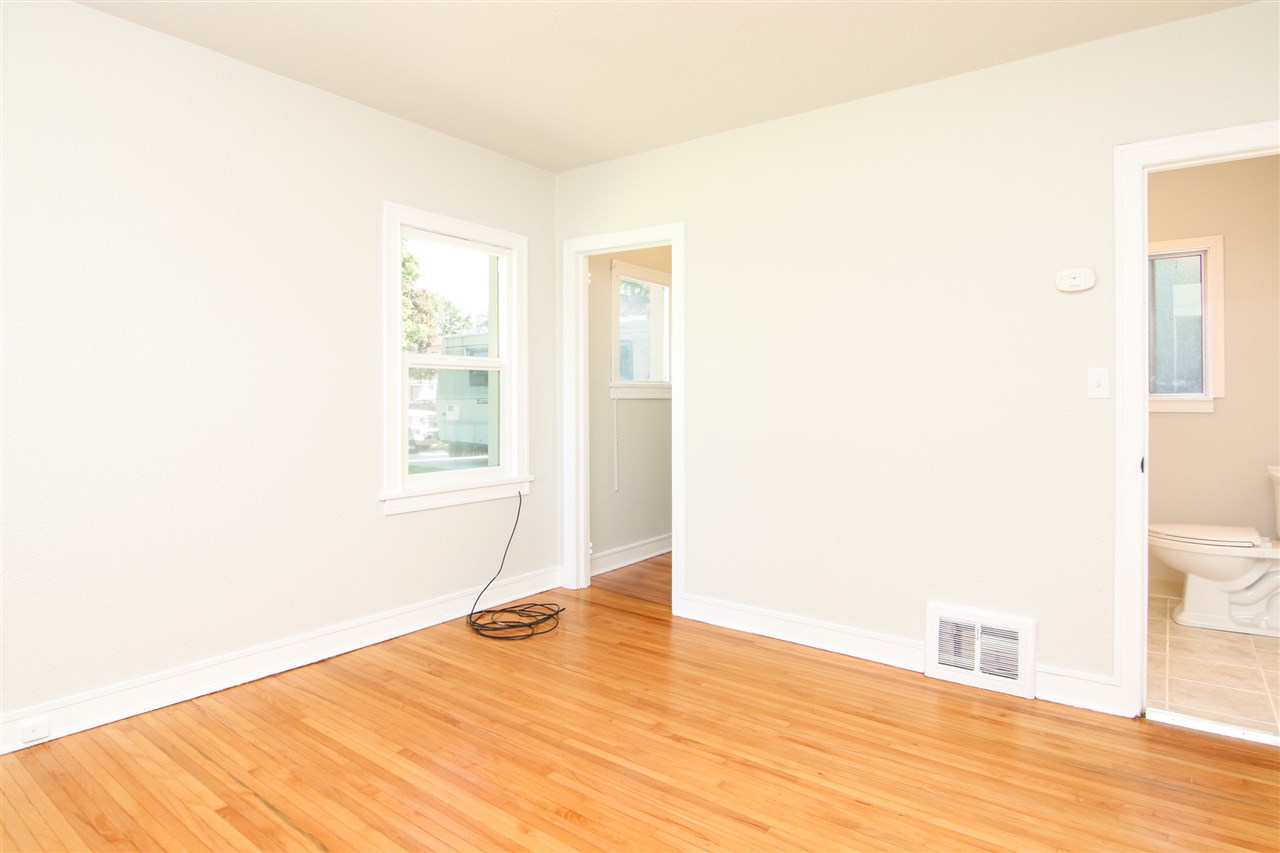 530 North Flora Road Spokane Valley, WA 99016 - Photo 4 of 20