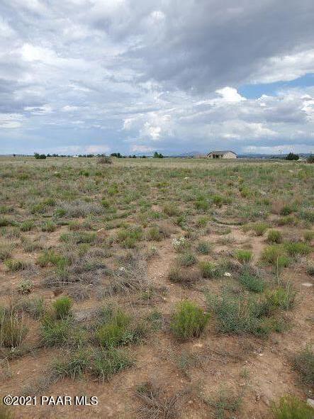 26525 North Bull Snake Road Paulden, AZ 86334 - Photo 2 of 2 Bullsnake 2