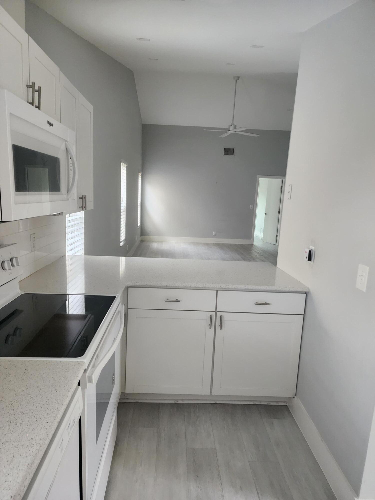 8933 Southeast Hobe Ridge Avenue Hobe Sound, FL 33455 - Photo 3 of 17 Kitchen