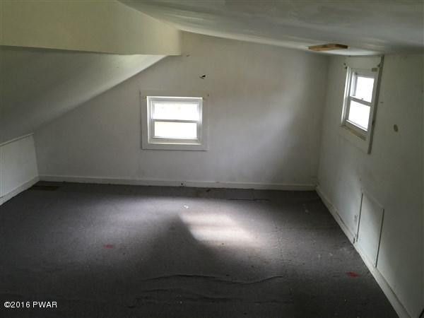 143 Circle Road Lake Ariel, PA 18436 - Photo 9 of 11 6d9390e6-33bb-4d88-9689-f090a1a77e21