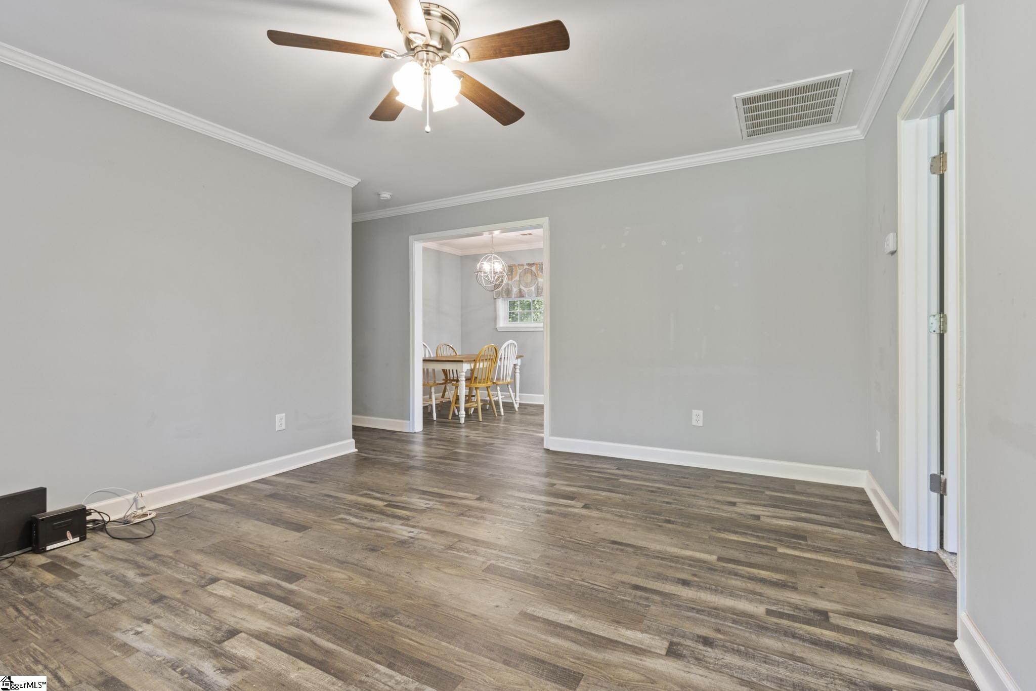 128 Geddy Road Gray Court, SC 29645 - Photo 4 of 25