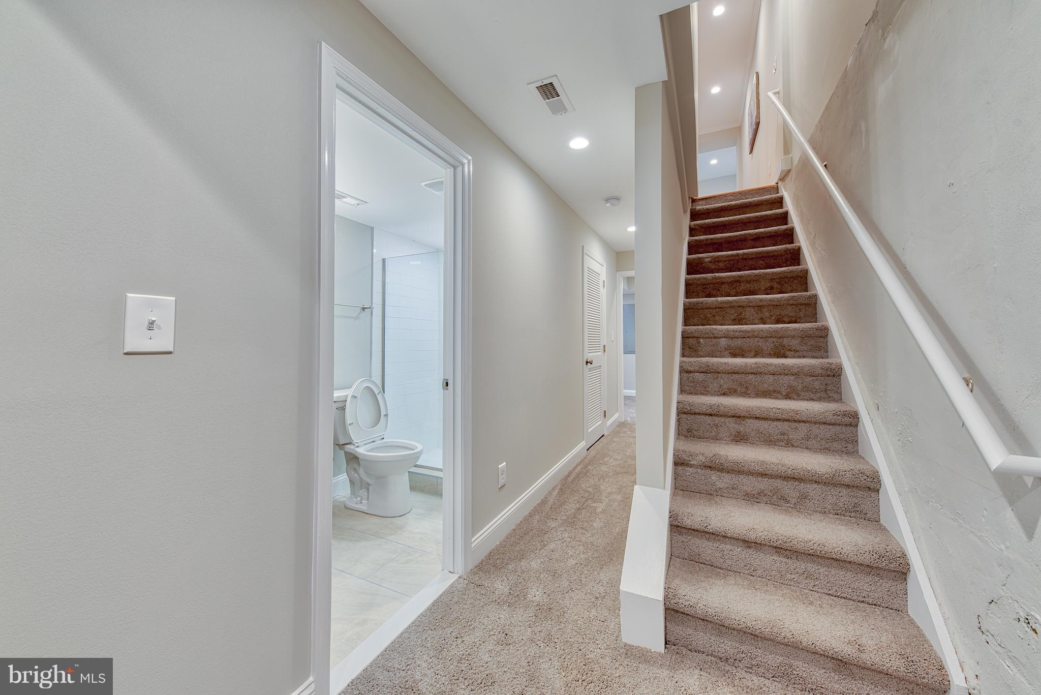 115 North Decker Avenue Baltimore, MD 21224 - Photo 16 of 30 a view of an entryway