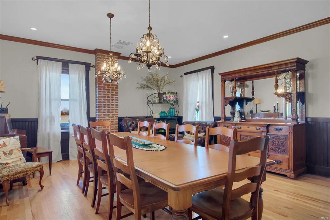 8200 Pin Oak Road Edwardsville, IL 62025 - Photo 4 of 56
